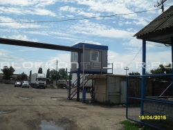 Вагончик для охраны с лестницей в Комсомольском