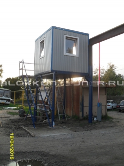 Вагончик для охраны с лестницей в Комсомольском