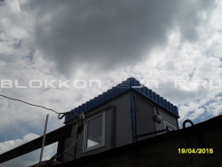 Вагончик для охраны с лестницей в Комсомольском